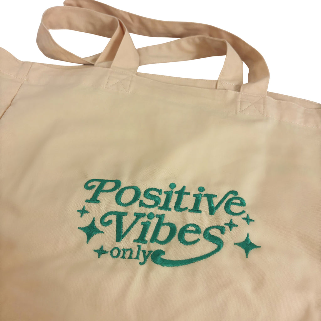 positive vibes only Totebag